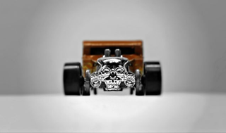 Illustration for article titled Best of Live and Let Die-Cast! (Twitter & A Photography Contest!)